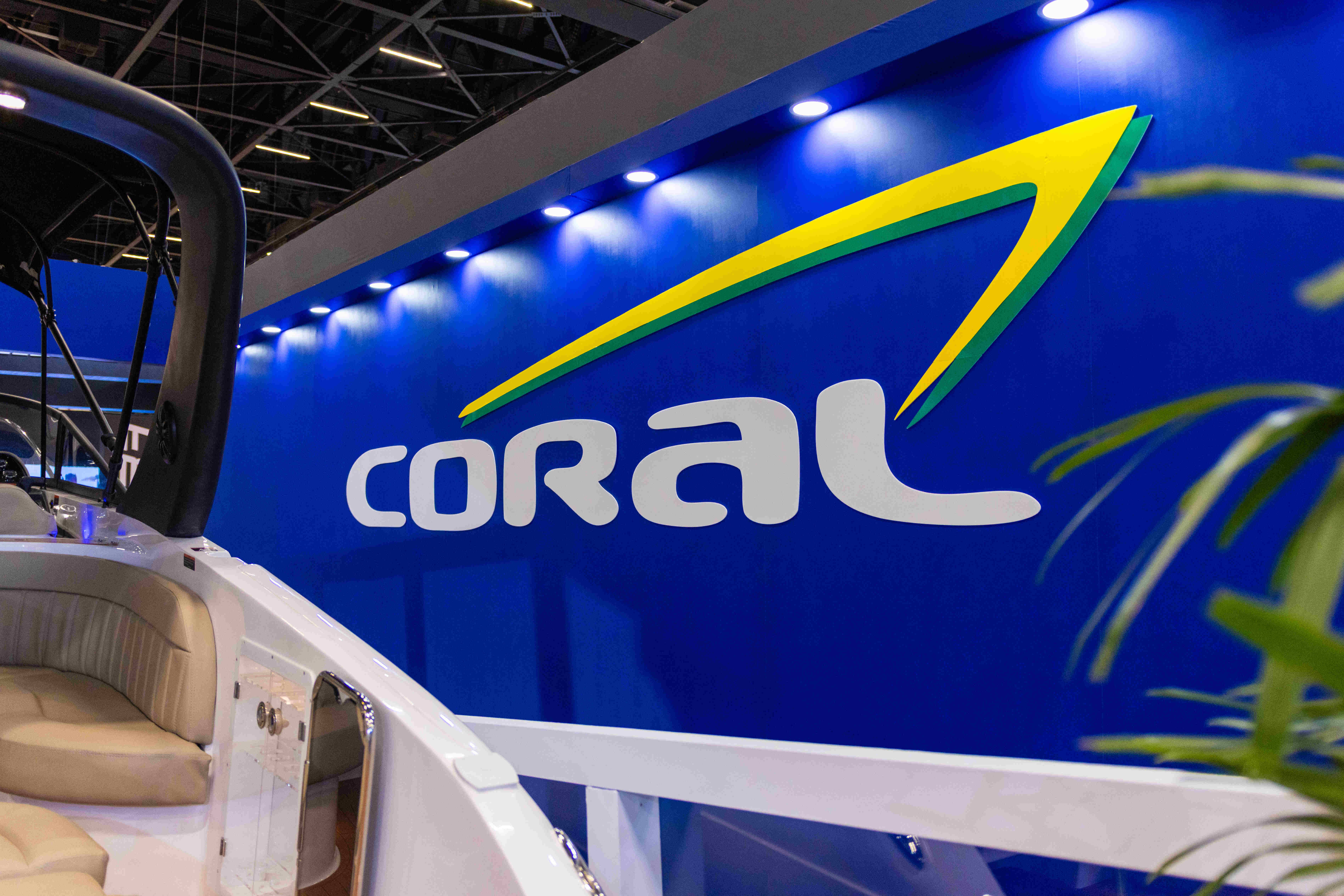 Coral 32 Sea Breeze é destaque do estaleiro no São Paulo Boat Show 2025